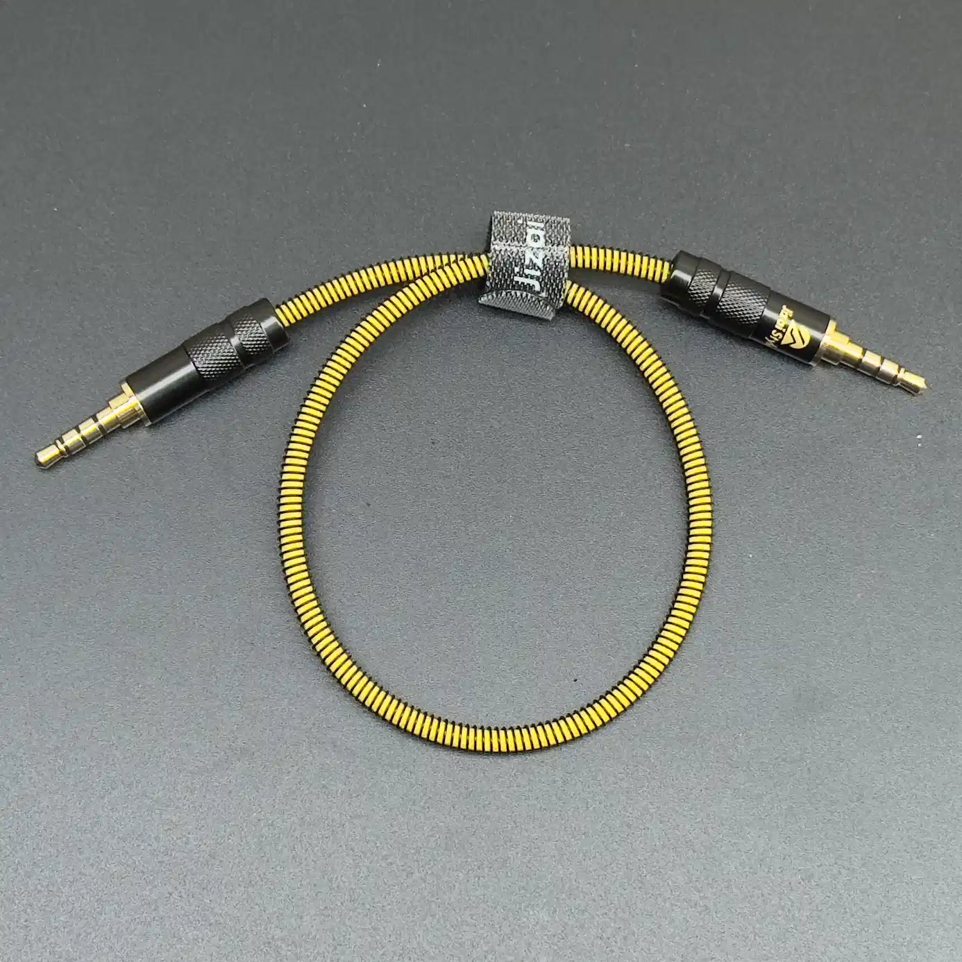 METASPIRA HUE TRRSケーブル ストレート型